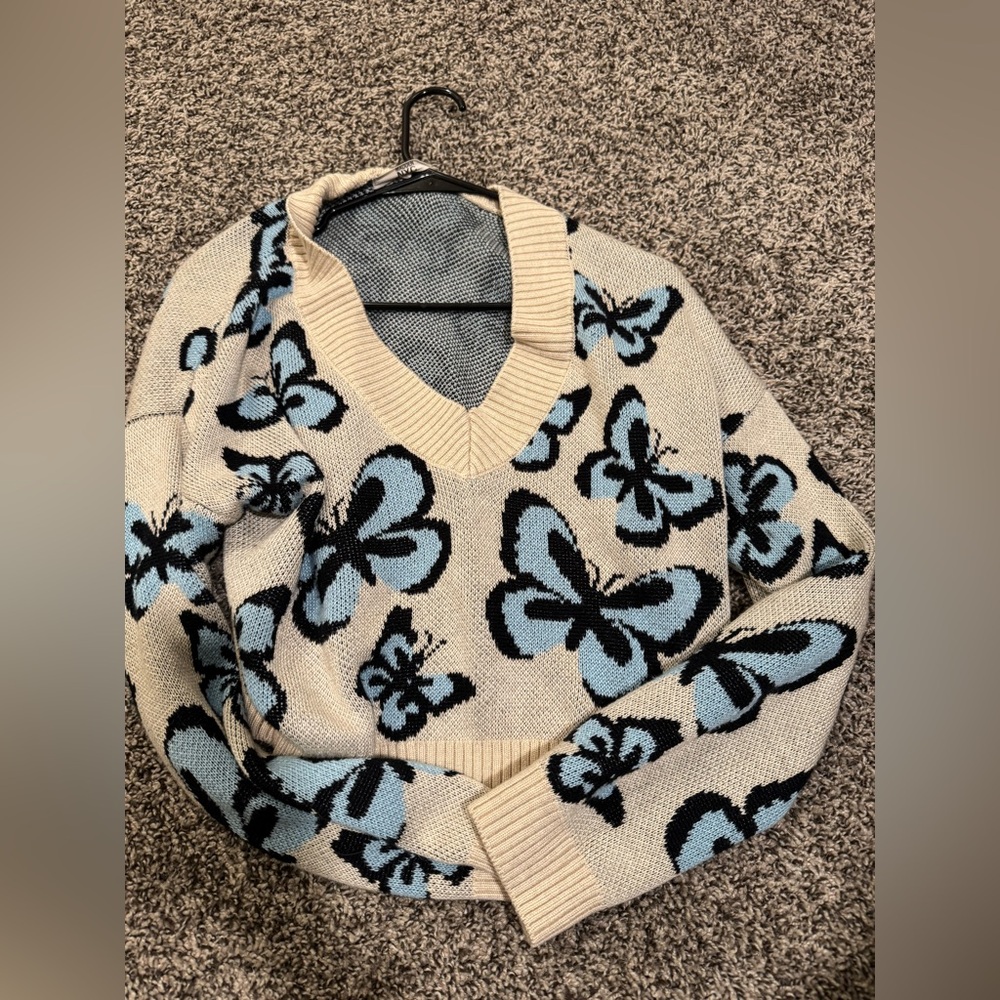MADDEN NYC Butterfly Sweater